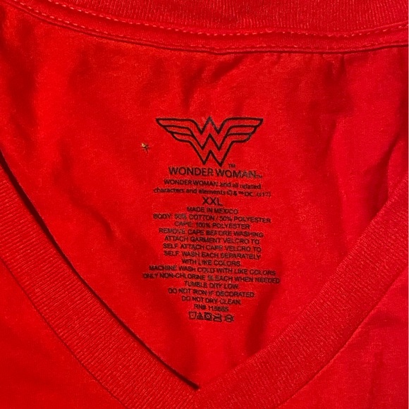 Wonder Woman shirt - Picture 3 of 3
